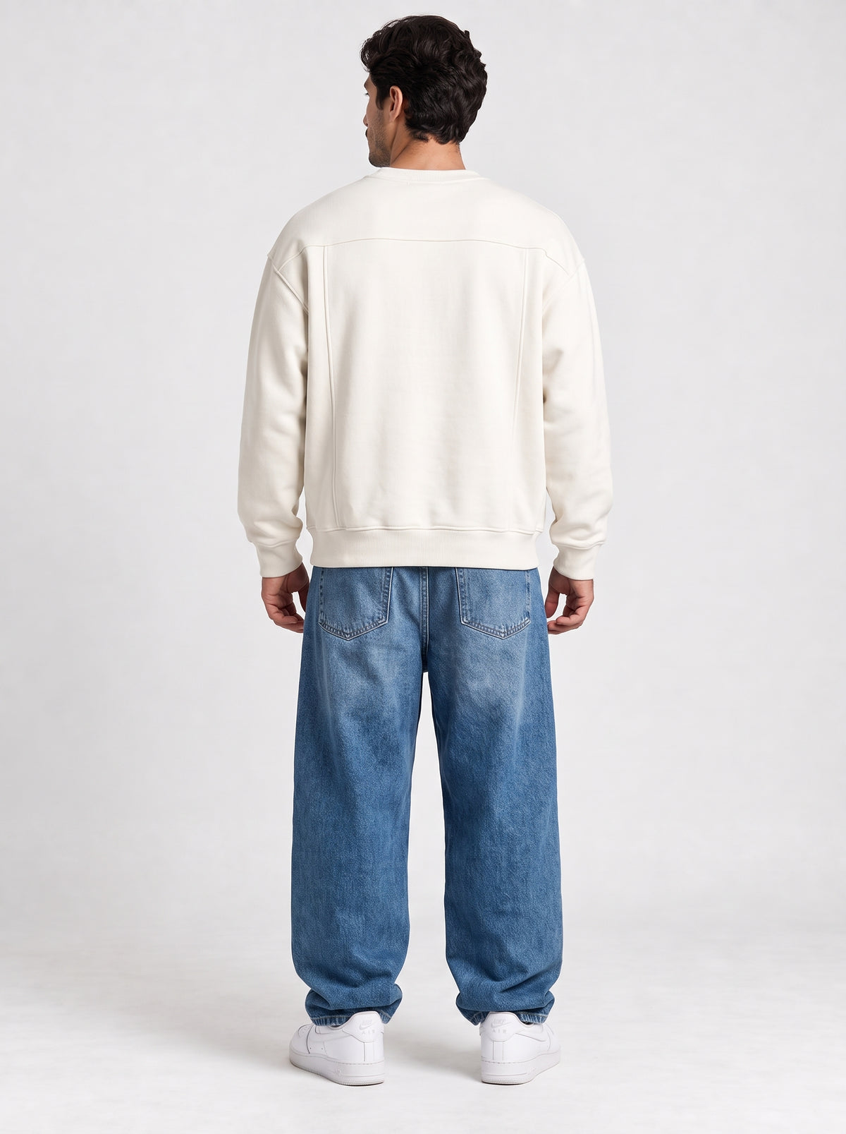 Men's Louie 9 Sweatshirt in White - Zayb